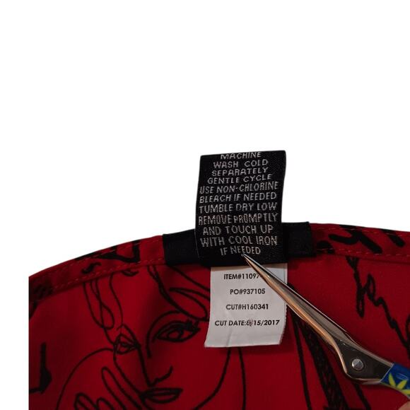 TORRID 2 Whimsical Blouse Top Plus 2X Bare Shoulder Tie Bow Red Black Going Out - Picture 6 of 11